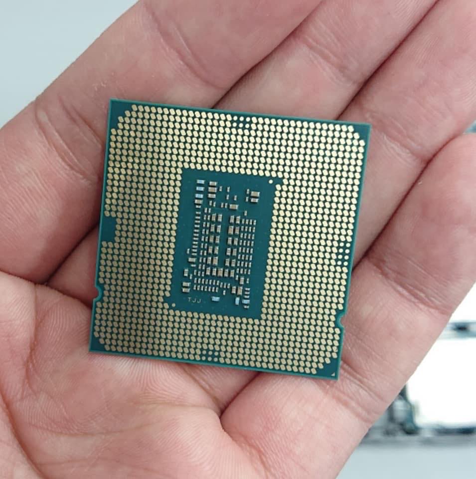 LGA 1200 foglalat, mert a 1152 elavult, nemigaz?