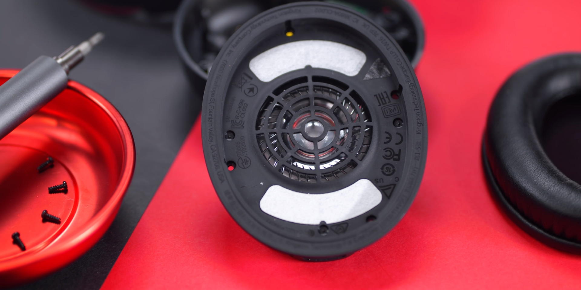 Csak a zsinór tûnt el, a hangzás maradt a régi.