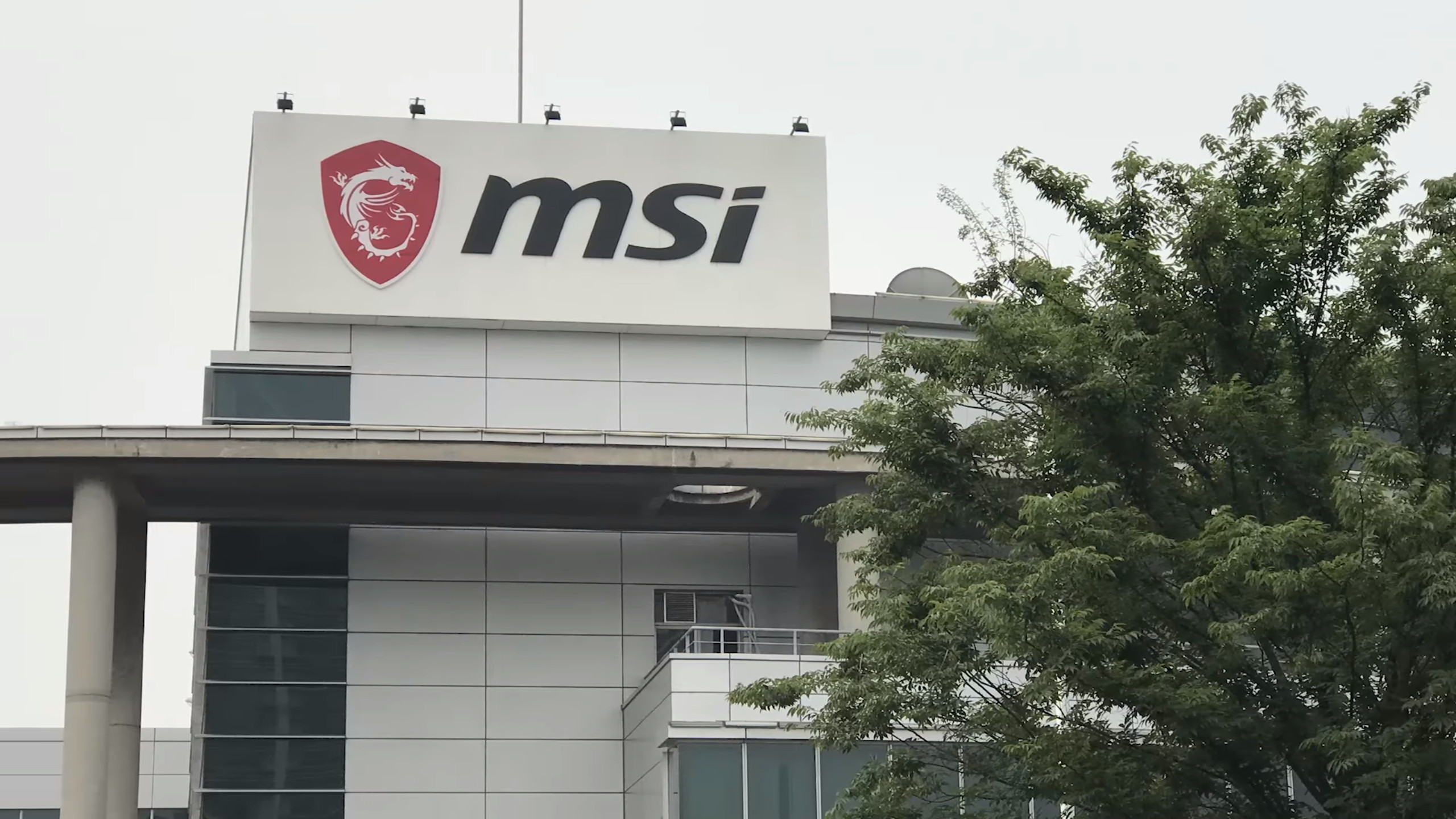 A képen: az MSI legnagyobb gyára Kunshan-ban.