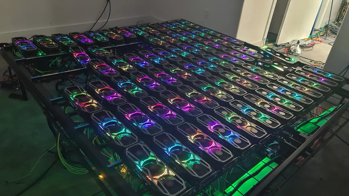 78 darab RTX 3080, egy bányászgépben. (thefpsreview.com)