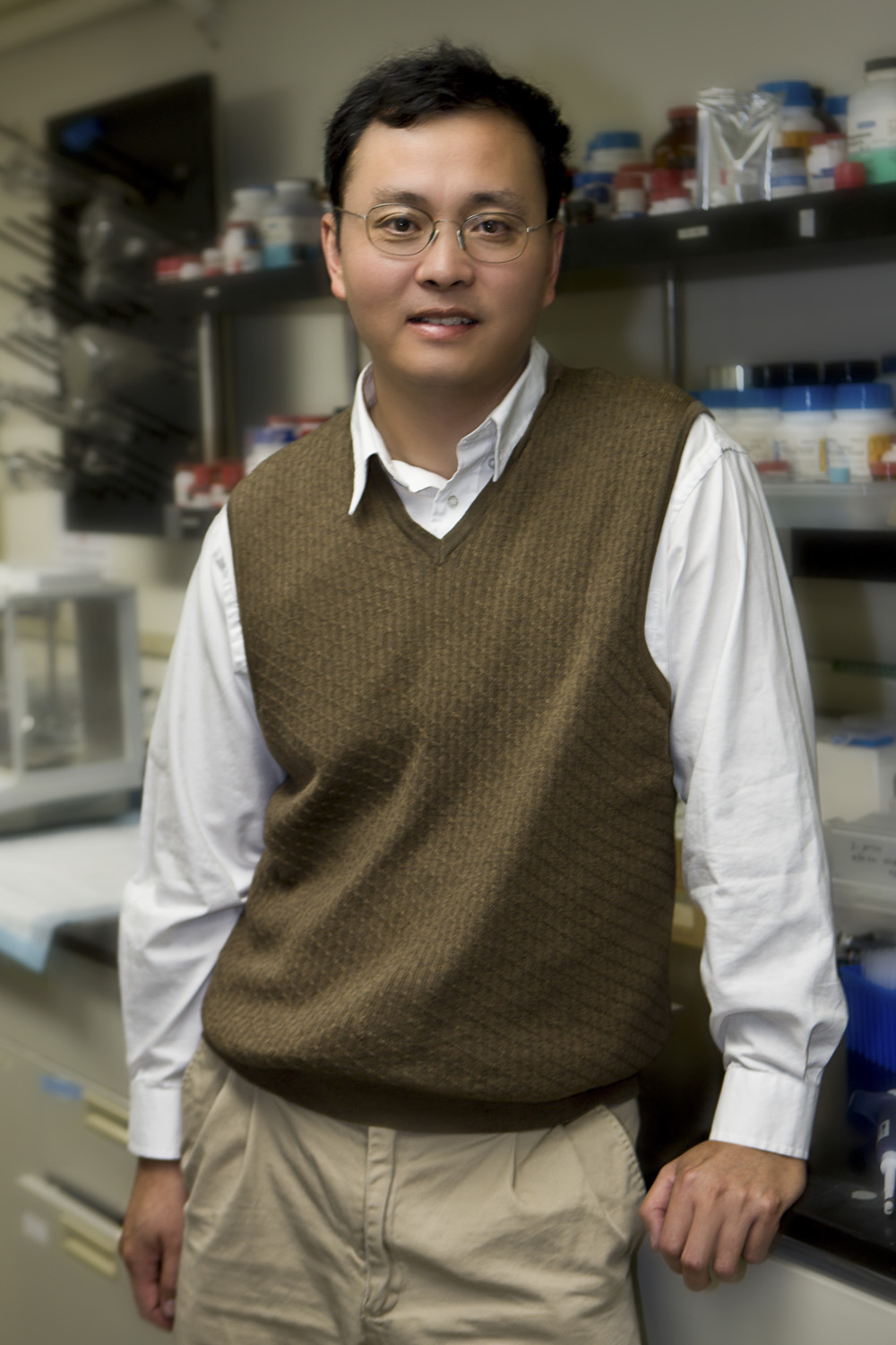 Hongjie Dai, a kutatcsoport vezetje