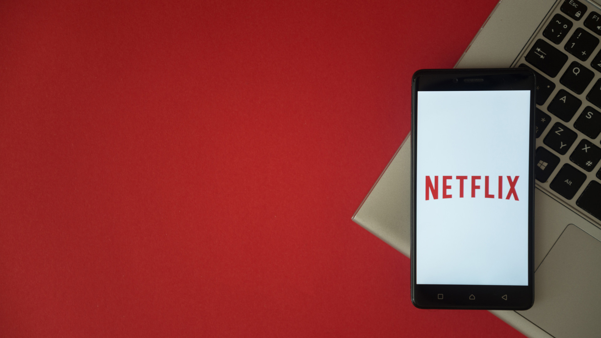 Hat év után árat emel a Netflix.