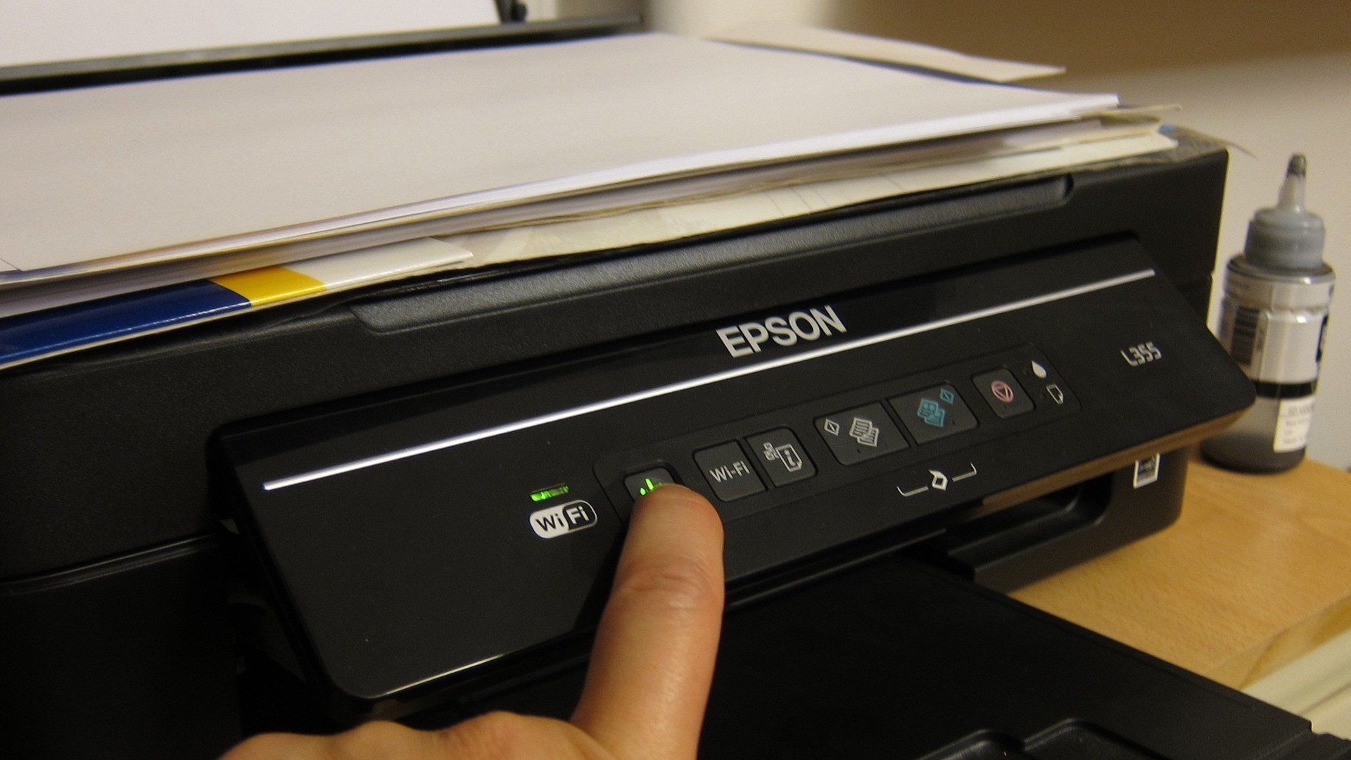 Az EPSON több nyomtatójába is beépítettek egy öngyilkos rutint. (Kép: ifixit.com)