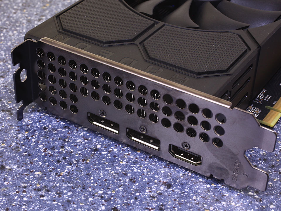 Az ajánlott háromból két DisplayPort