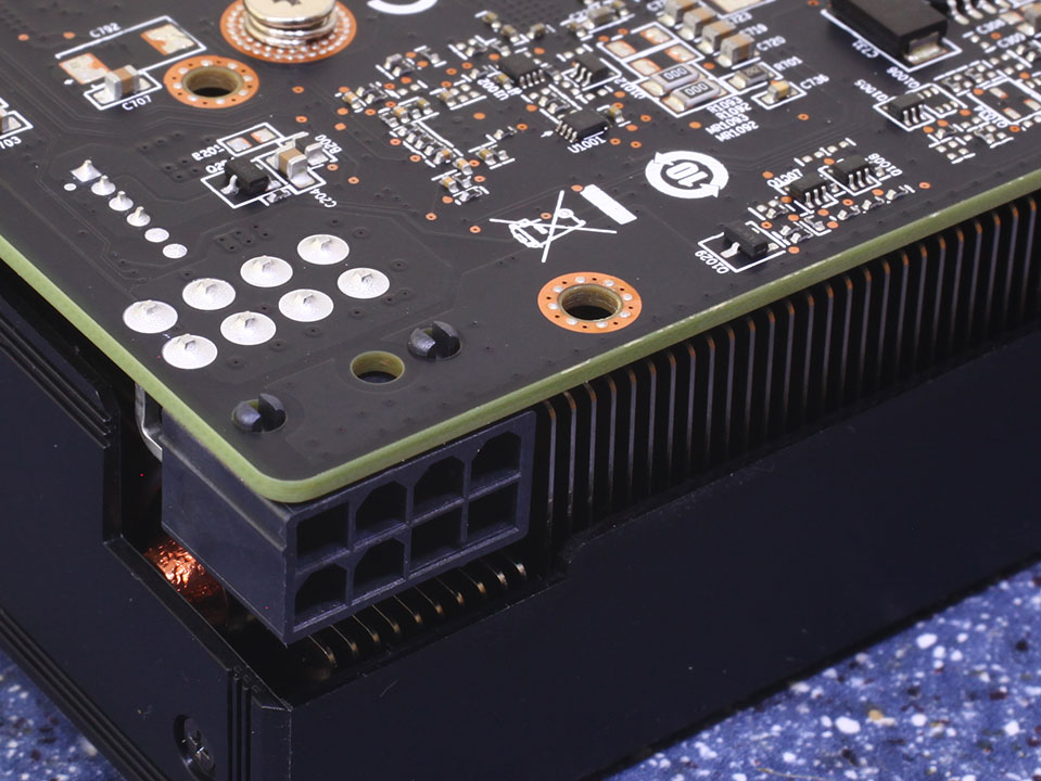 A 8-tûs PCI-E elegendõ