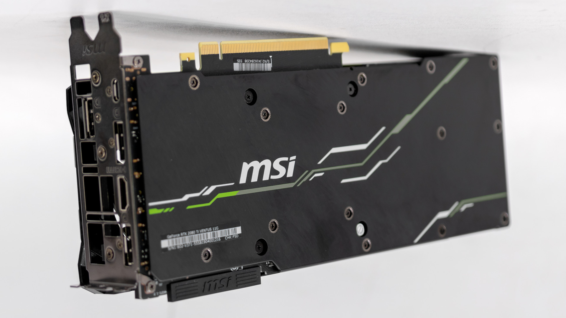 Az AMD egyelõre meg sem kísérelt hasonlót