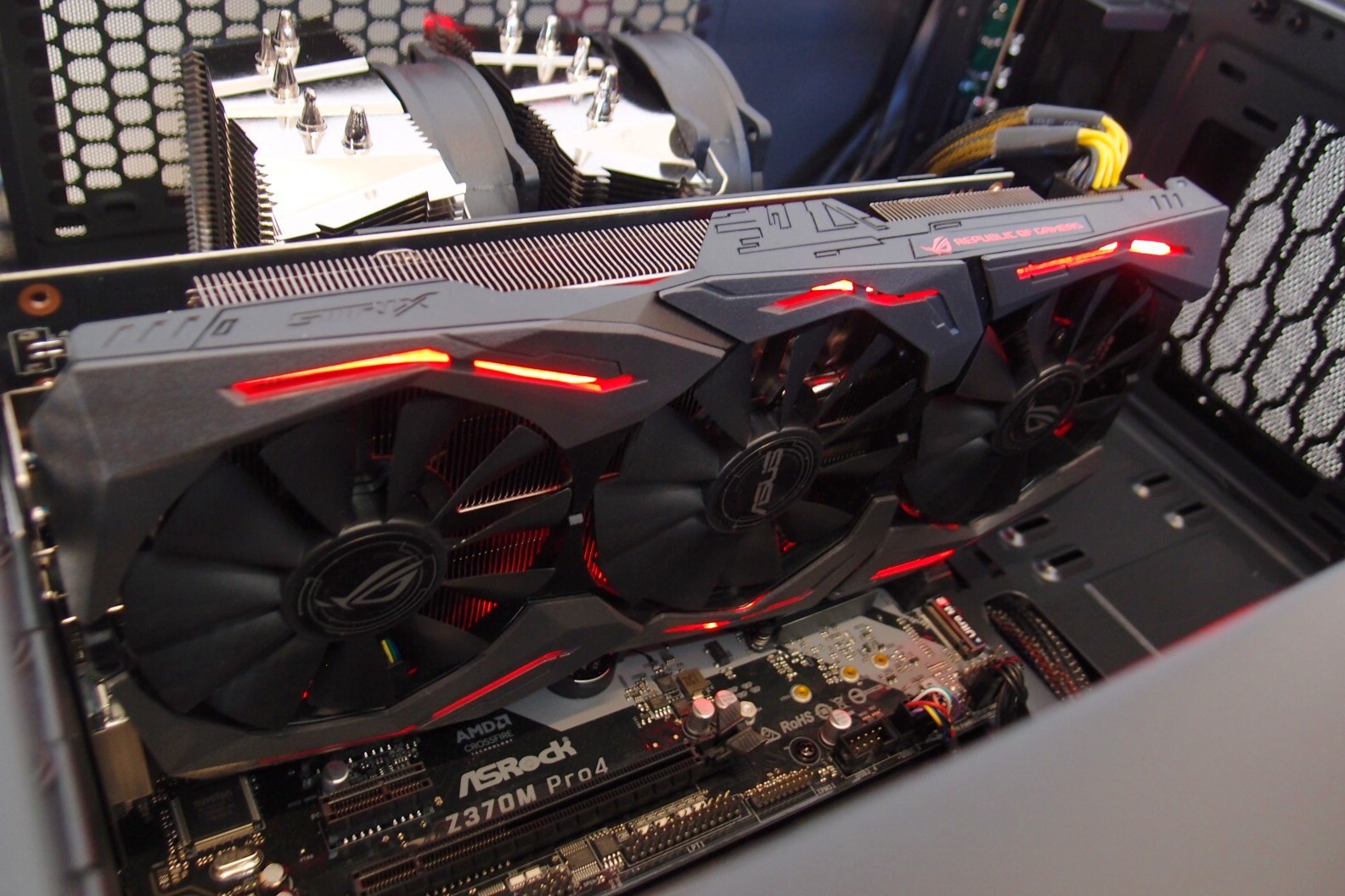 Asus STRIX-GTX1060-O6G-GAMING, Intel Core i7-8700K, 2x8GB 30