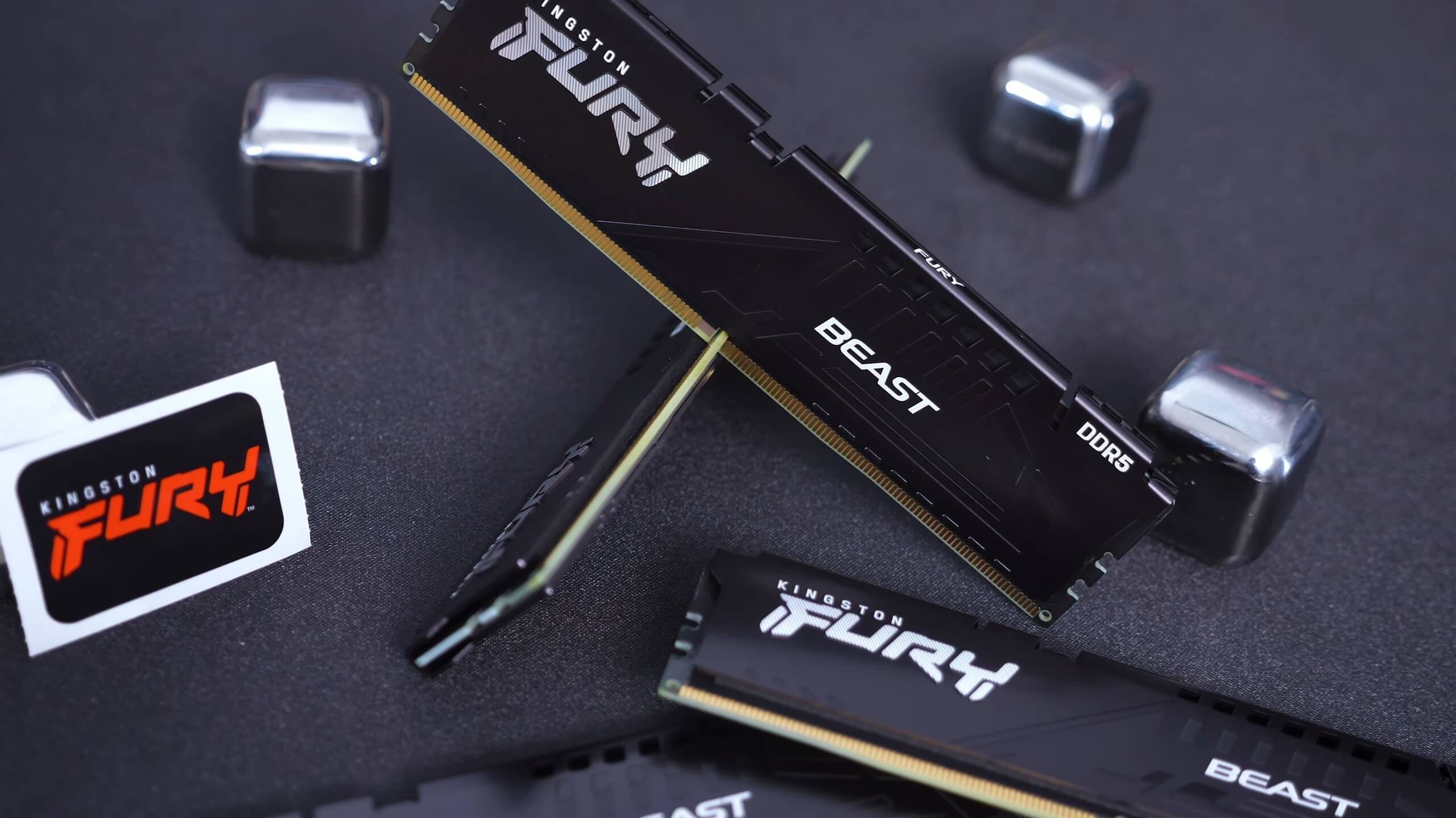 20-25 ezer forint körül már találhatunk 8GB-os DDR5 modulokat.  (Kép: Techspot)