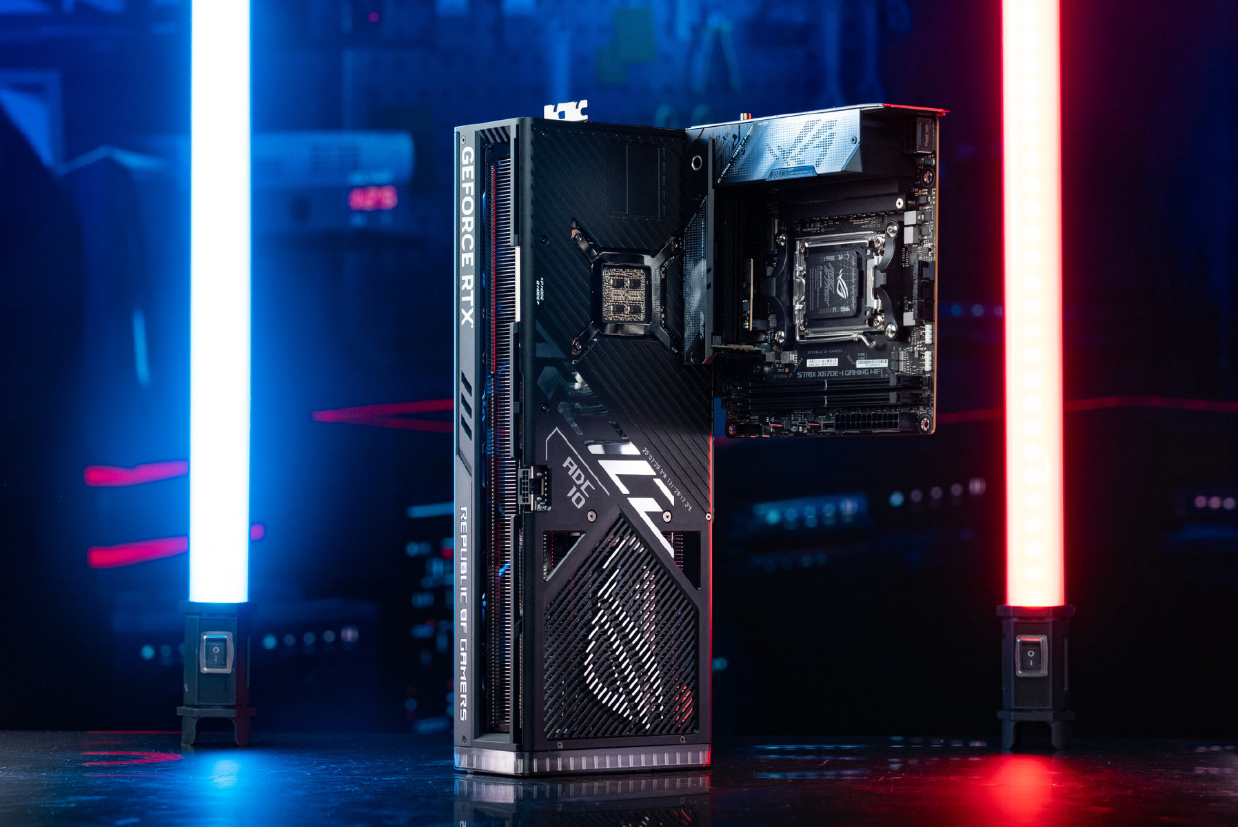 Asus RTX 4090 egy mini-ITX alaplapban. (Kép: Asus)